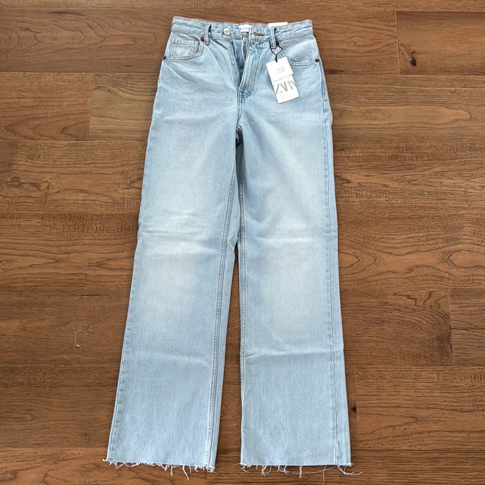 Zara Flare & Wide Leg Jeans DOES NOT STILL HAVE TAGS, jeans only worn twice